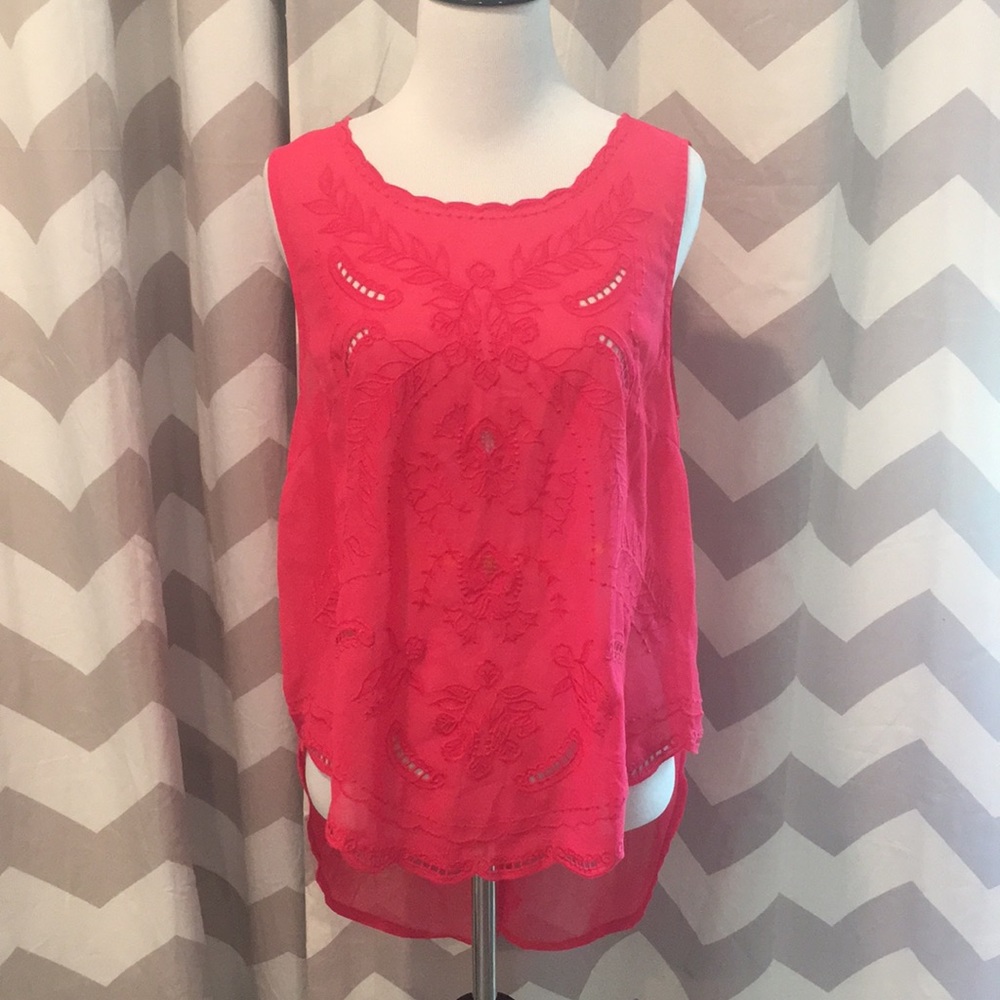Evereve Lush Top. Sleeveless.